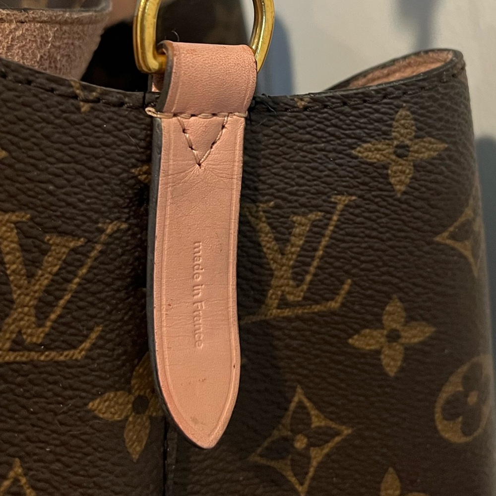 Louis Vuitton Neonoe Shoulder Bag with Monogram Canvas - Picture 7 of 14